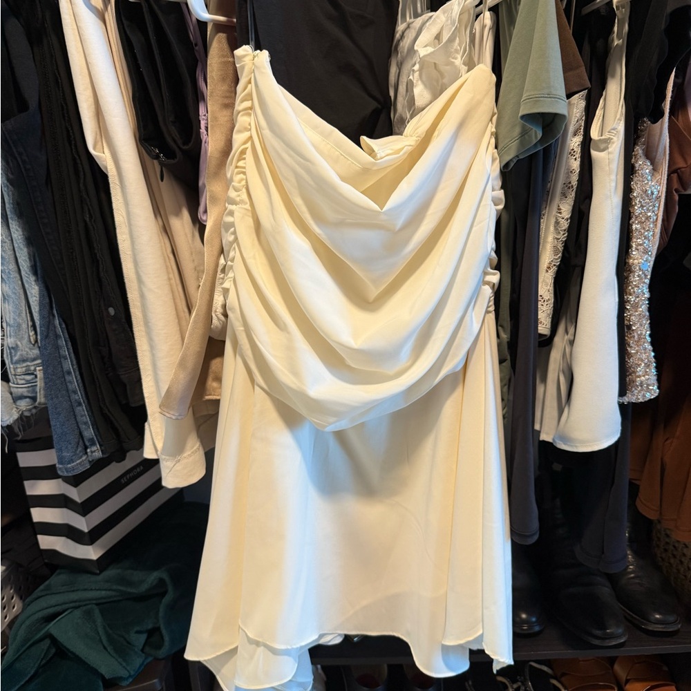 Cream Asymmetrical Ruched skirt - Picture 5 of 5